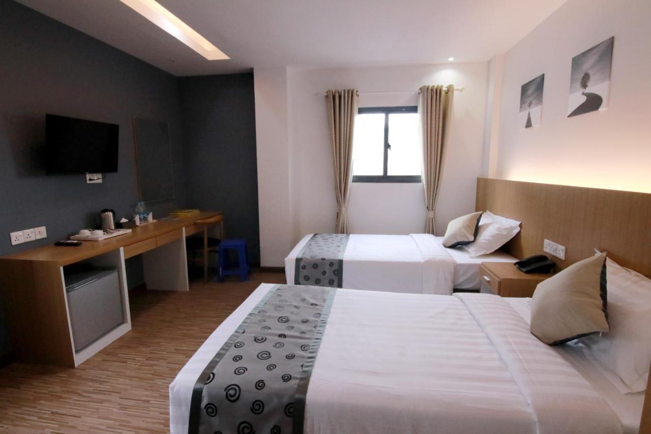 Botahtaung Hotel Yangon Luaran gambar