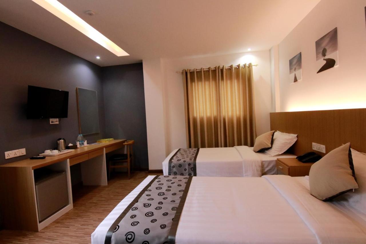 Botahtaung Hotel Yangon Luaran gambar