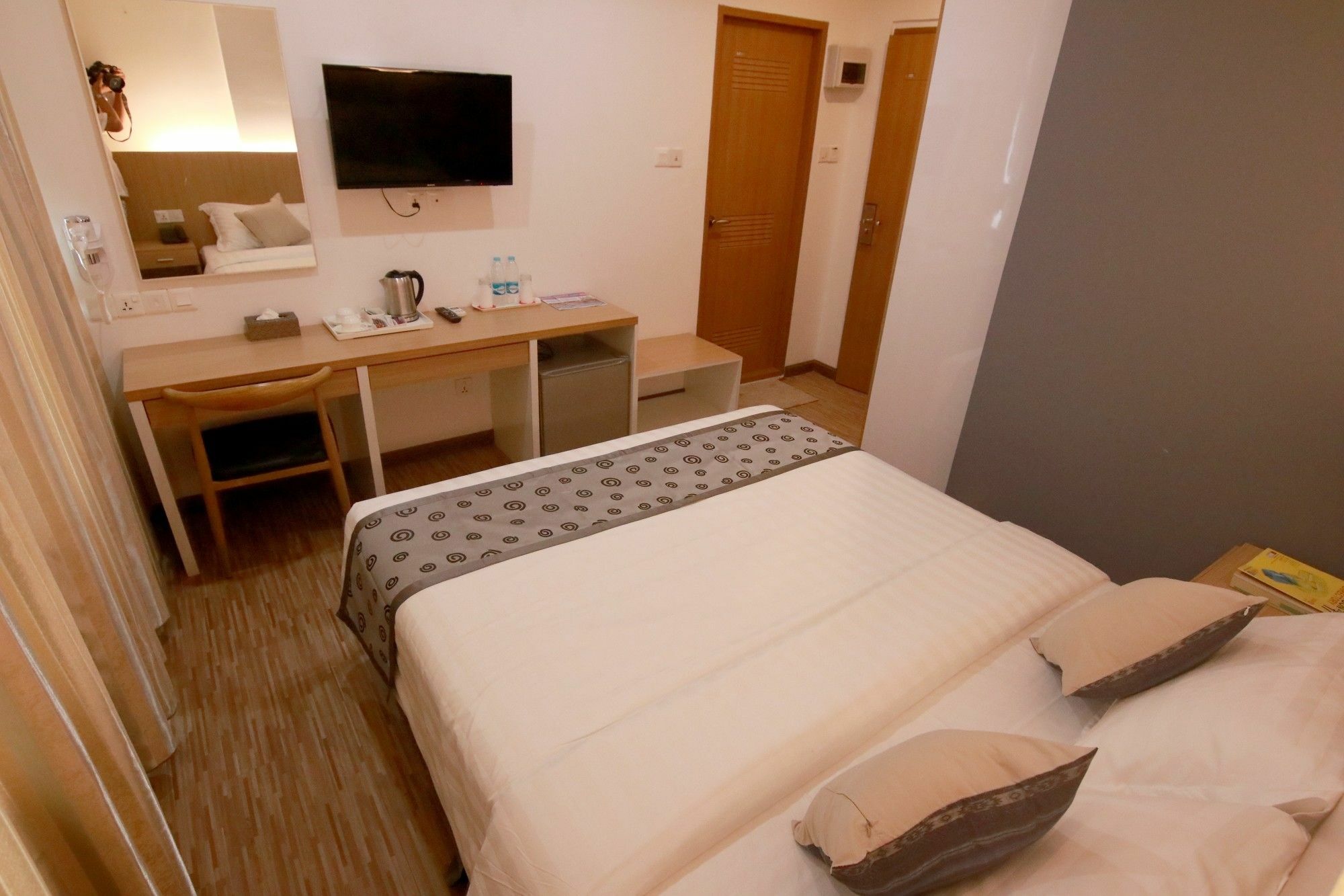 Botahtaung Hotel Yangon Luaran gambar