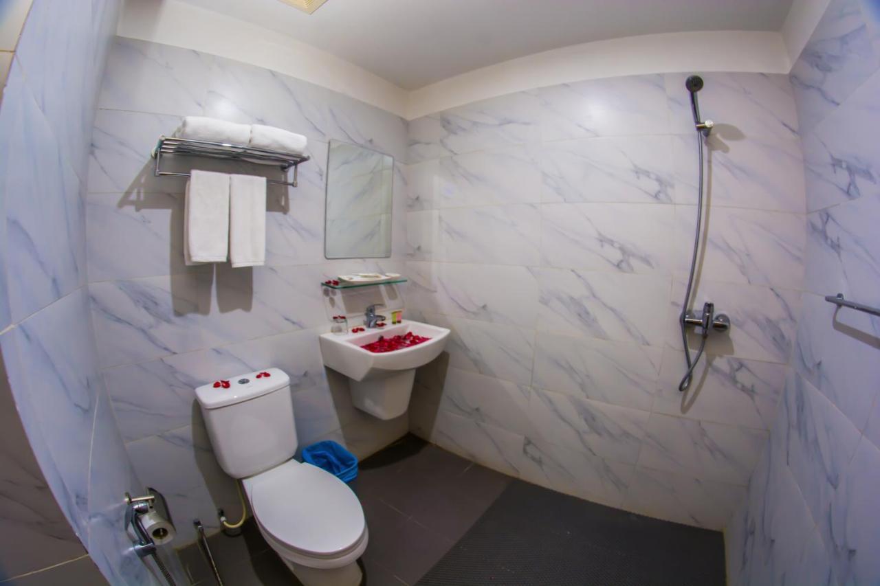 Botahtaung Hotel Yangon Luaran gambar