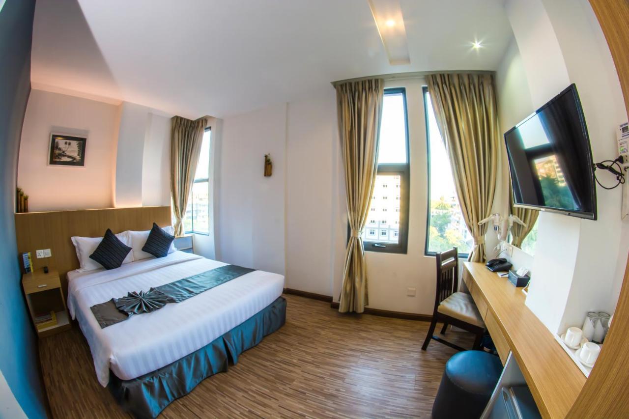 Botahtaung Hotel Yangon Luaran gambar